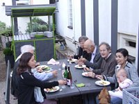 Click to see big picture (1024x768 pixels; 87 KB)