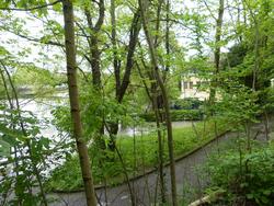 Click to see big picture (1024x768 pixels; 238 KB)