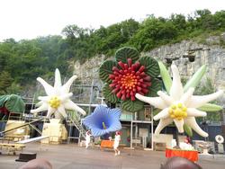 Click to see big picture (1024x768 pixels; 151 KB)