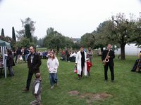 Click to see big picture (667x500 pixels; 97 KB)