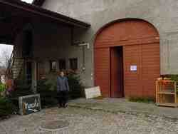 Click to see big picture (667x500 pixels; 28 KB)