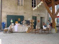 Click to see big picture (667x500 pixels; 96 KB)