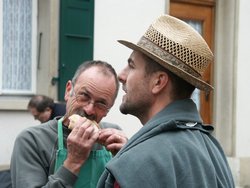 Click to see big picture (667x500 pixels; 78 KB)